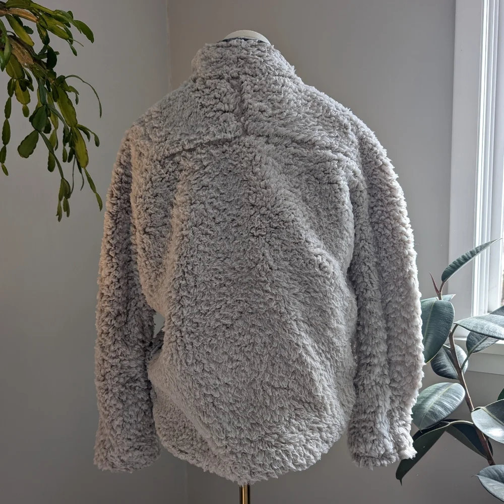 Thread & Supply Gray Ivory Quarter-Zip Sherpa Pullover S